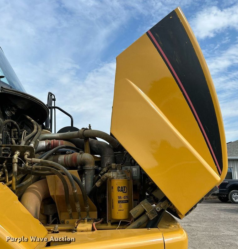 image for item DQ0920 2004 Caterpillar 730  haul truck