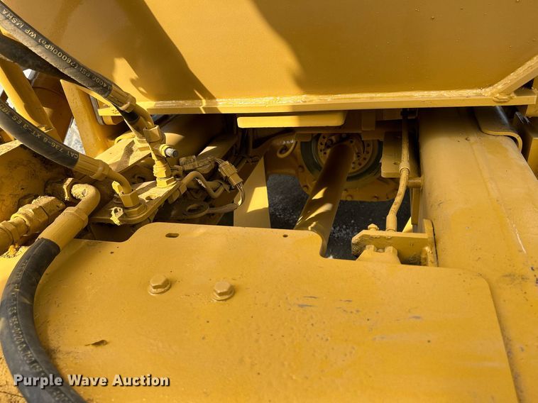 image for item DQ0920 2004 Caterpillar 730  haul truck