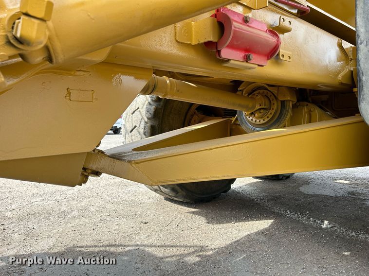 image for item DQ0920 2004 Caterpillar 730  haul truck