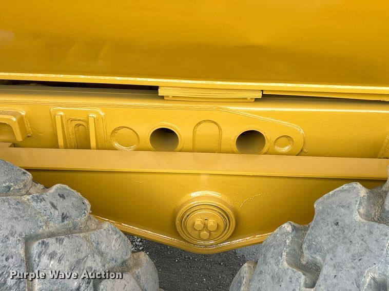 image for item DQ0920 2004 Caterpillar 730  haul truck