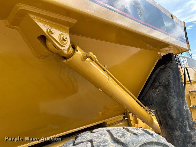 image for item DQ0920 2004 Caterpillar 730  haul truck