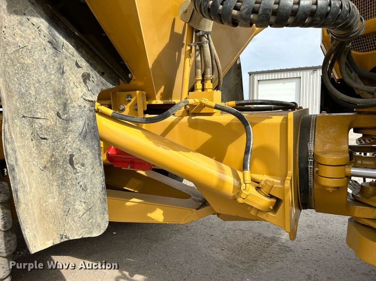 image for item DQ0920 2004 Caterpillar 730  haul truck