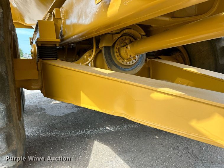 image for item DQ0920 2004 Caterpillar 730  haul truck