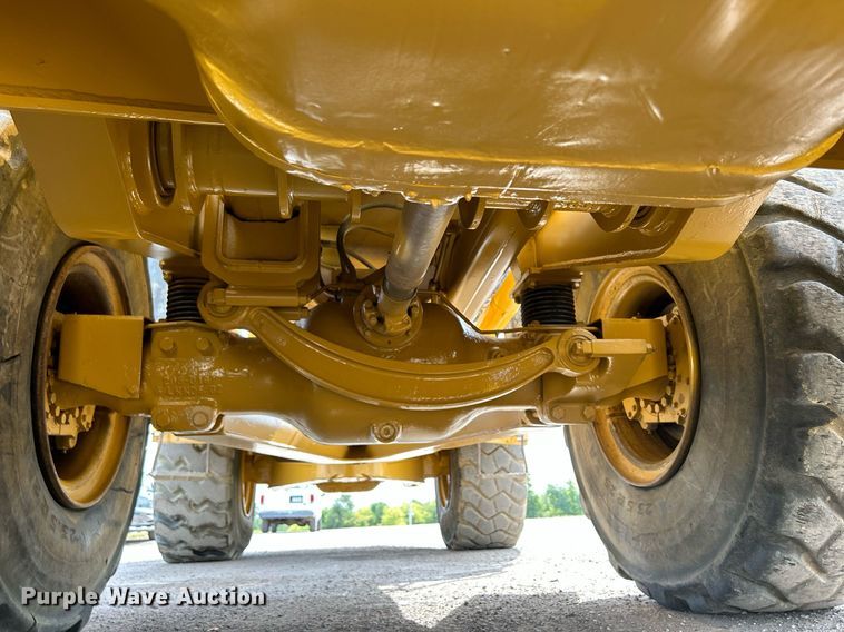 image for item DQ0920 2004 Caterpillar 730  haul truck