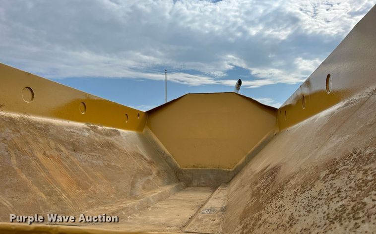 image for item DQ0920 2004 Caterpillar 730  haul truck