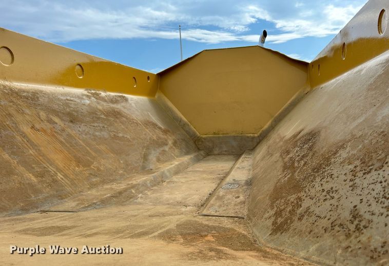 image for item DQ0920 2004 Caterpillar 730  haul truck