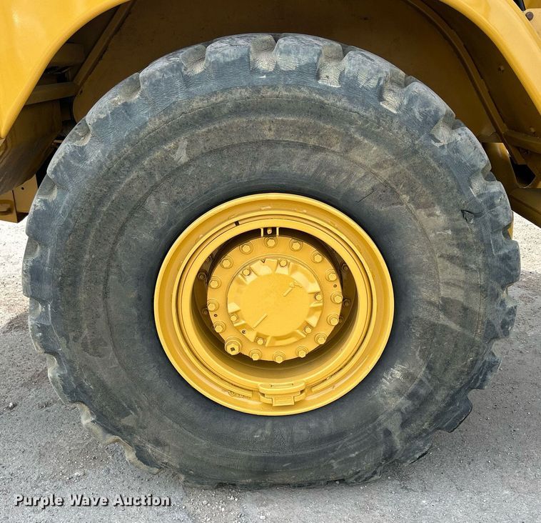 image for item DQ0920 2004 Caterpillar 730  haul truck