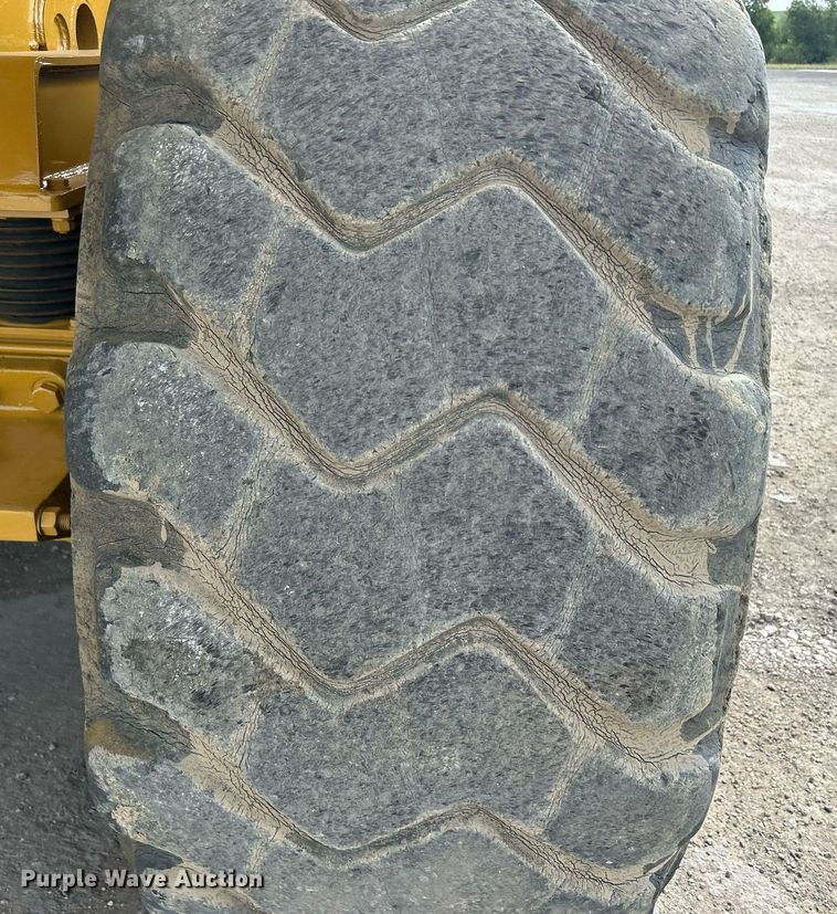 image for item DQ0920 2004 Caterpillar 730  haul truck