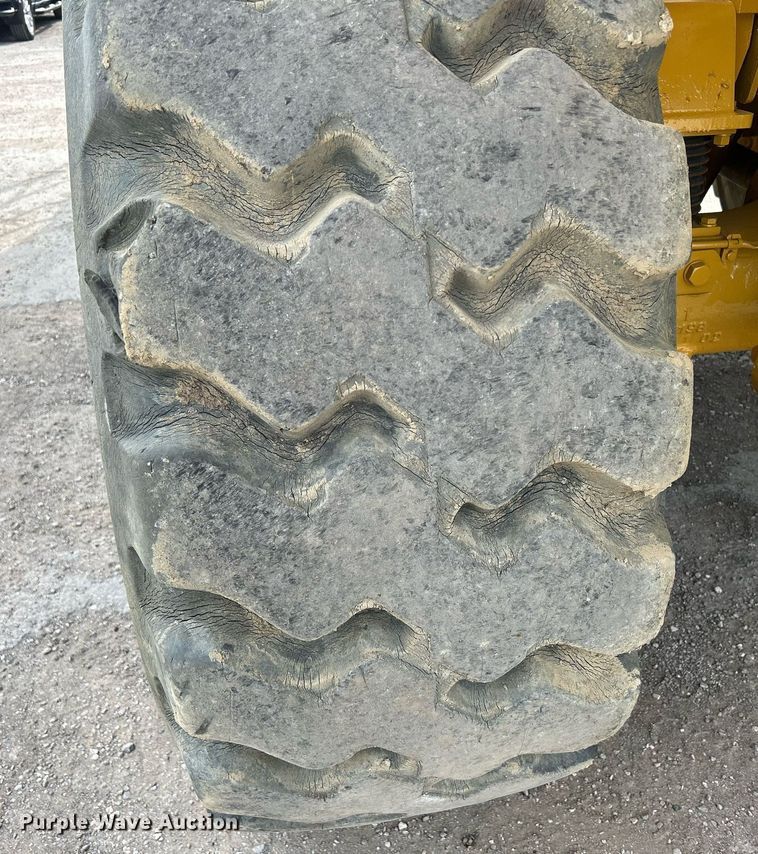 image for item DQ0920 2004 Caterpillar 730  haul truck