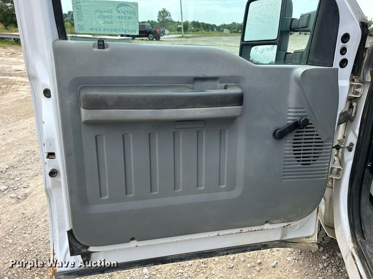 image for item DQ0924 2015 Ford  F350 Super Duty XL  Ext. Cab utility bed pickup truck