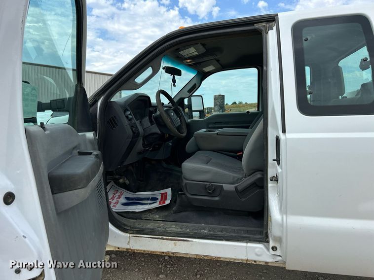 image for item DQ0924 2015 Ford  F350 Super Duty XL  Ext. Cab utility bed pickup truck