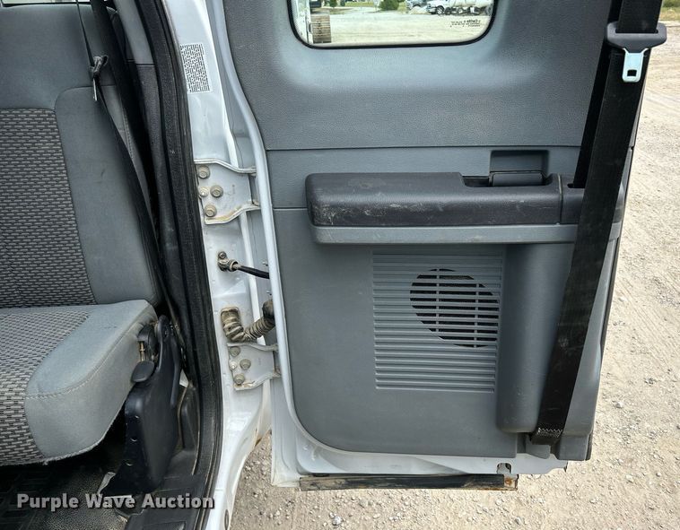 image for item DQ0924 2015 Ford  F350 Super Duty XL  Ext. Cab utility bed pickup truck