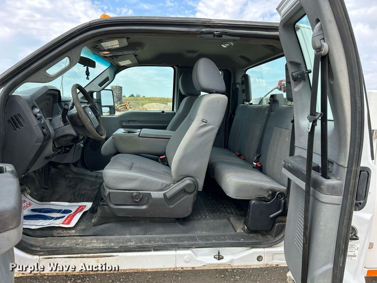 image for item DQ0924 2015 Ford  F350 Super Duty XL  Ext. Cab utility bed pickup truck