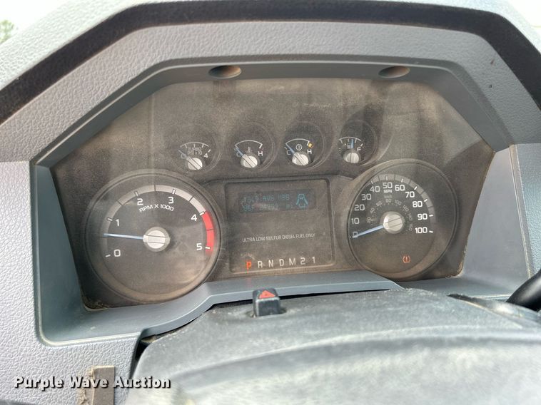 image for item DQ0924 2015 Ford  F350 Super Duty XL  Ext. Cab utility bed pickup truck