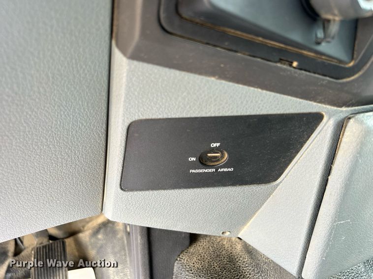 image for item DQ0924 2015 Ford  F350 Super Duty XL  Ext. Cab utility bed pickup truck