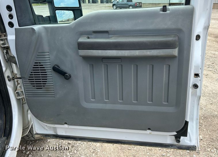 image for item DQ0924 2015 Ford  F350 Super Duty XL  Ext. Cab utility bed pickup truck