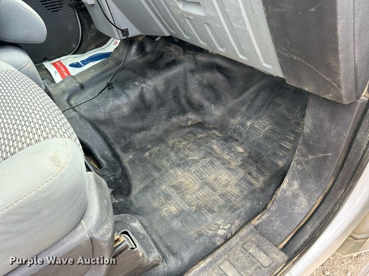 image for item DQ0924 2015 Ford  F350 Super Duty XL  Ext. Cab utility bed pickup truck