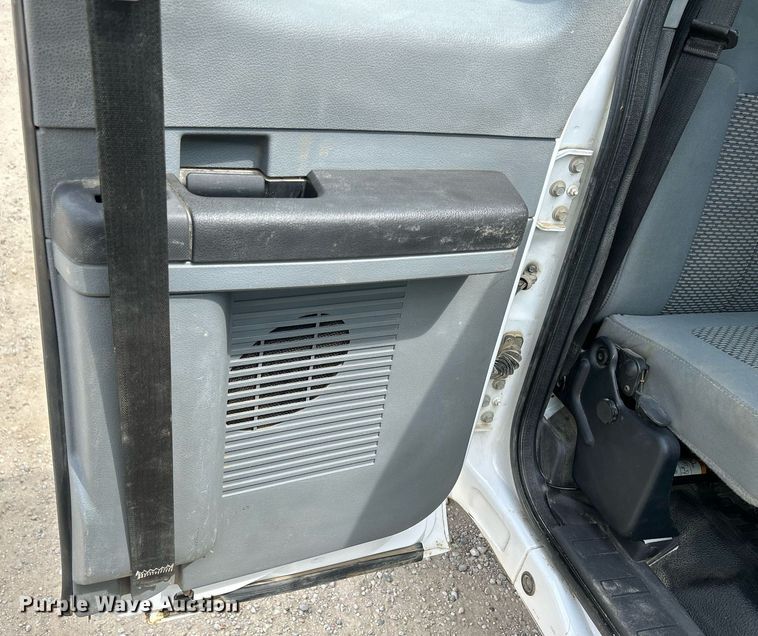 image for item DQ0924 2015 Ford  F350 Super Duty XL  Ext. Cab utility bed pickup truck