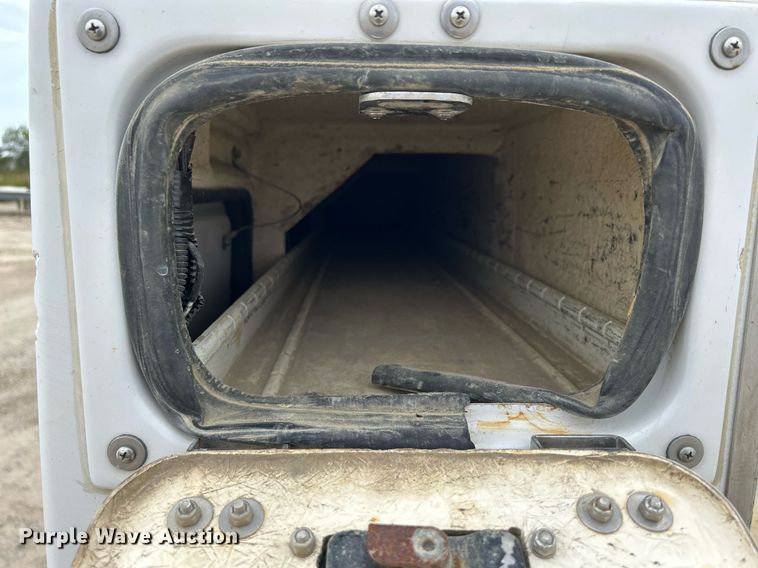 image for item DQ0924 2015 Ford  F350 Super Duty XL  Ext. Cab utility bed pickup truck