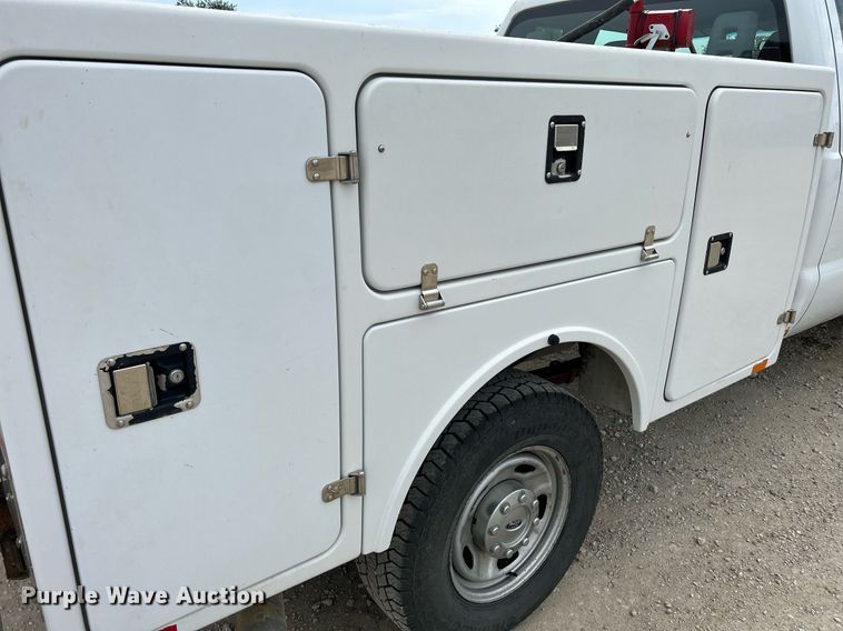 image for item DQ0924 2015 Ford  F350 Super Duty XL  Ext. Cab utility bed pickup truck