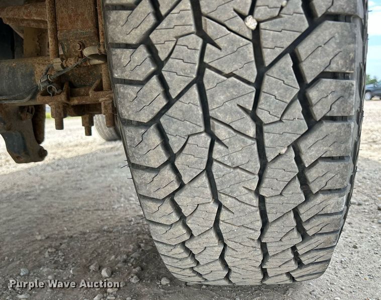 image for item DQ0924 2015 Ford  F350 Super Duty XL  Ext. Cab utility bed pickup truck