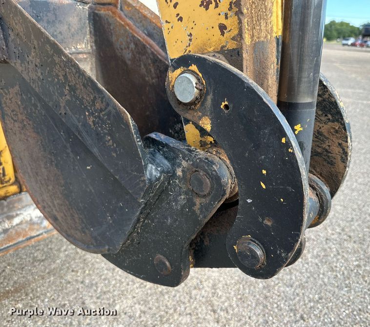 image for item DQ1368 2009 Vermeer RTX750  trencher