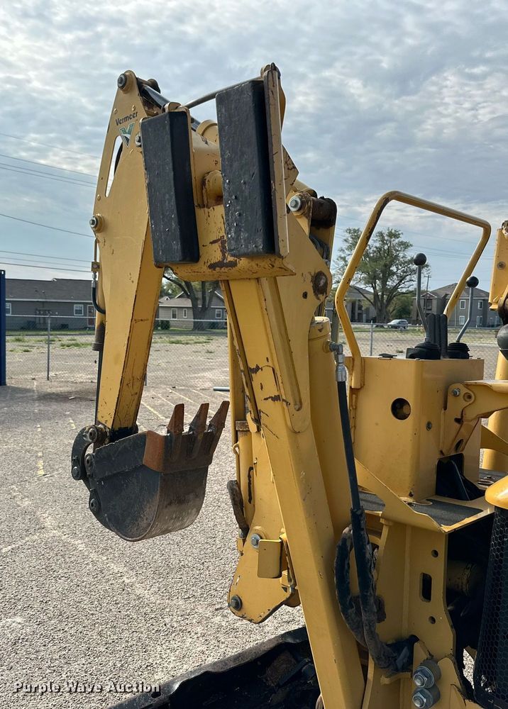 image for item DQ1368 2009 Vermeer RTX750  trencher