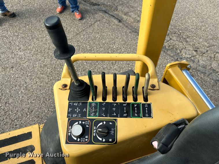 image for item DQ1368 2009 Vermeer RTX750  trencher