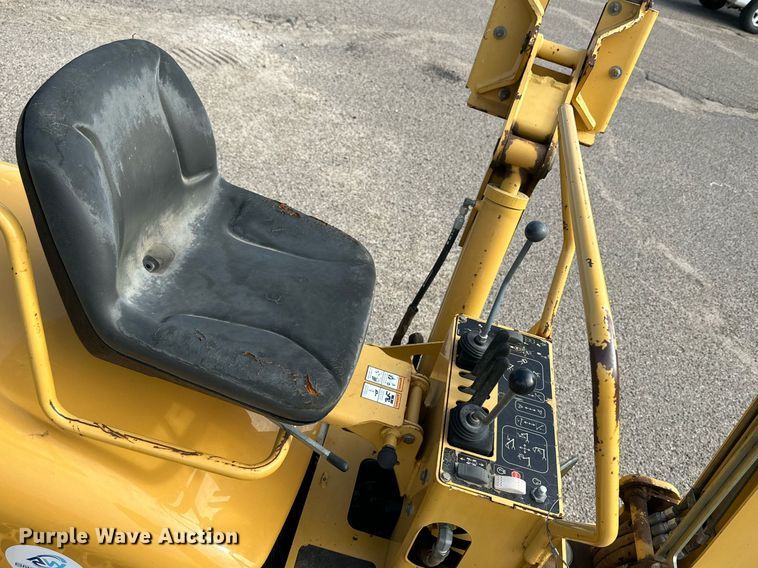 image for item DQ1368 2009 Vermeer RTX750  trencher