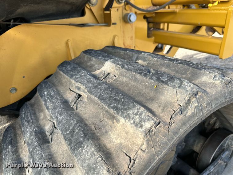 image for item DQ1368 2009 Vermeer RTX750  trencher