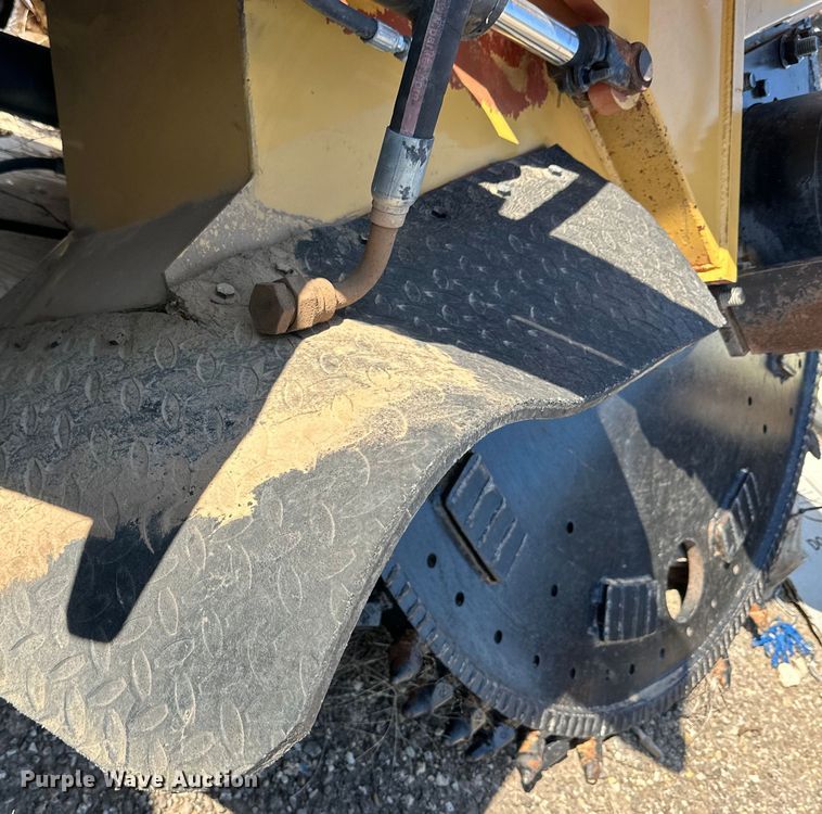 image for item DQ1368 2009 Vermeer RTX750  trencher