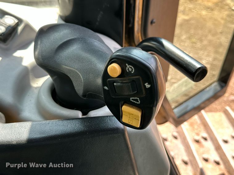 image for item DQ1376 2015 Caterpillar D6N XL  dozer