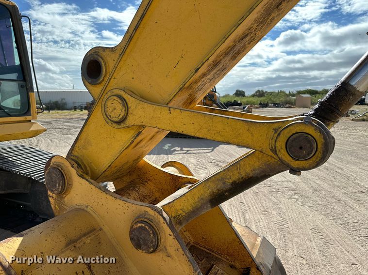 image for item DQ1379 2007 Komatsu PC200LC-8  excavator