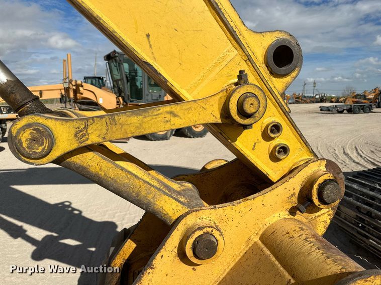 image for item DQ1379 2007 Komatsu PC200LC-8  excavator