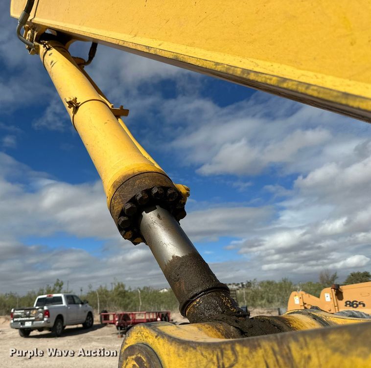 image for item DQ1379 2007 Komatsu PC200LC-8  excavator