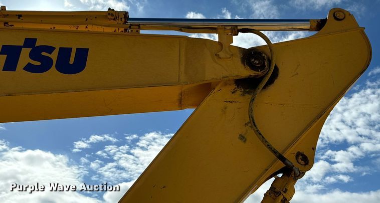 image for item DQ1379 2007 Komatsu PC200LC-8  excavator