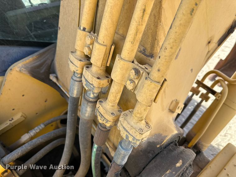 image for item DQ1379 2007 Komatsu PC200LC-8  excavator