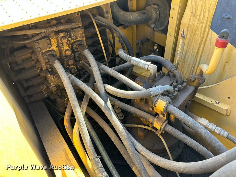 image for item DQ1379 2007 Komatsu PC200LC-8  excavator