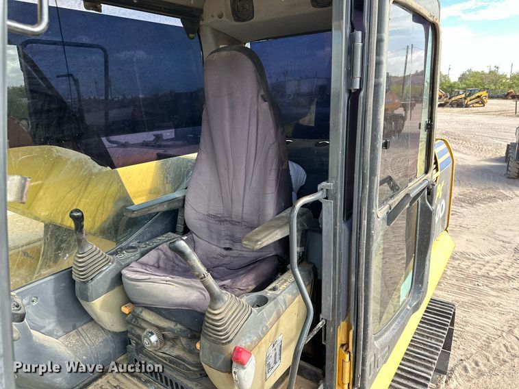 image for item DQ1379 2007 Komatsu PC200LC-8  excavator