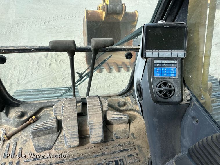 image for item DQ1379 2007 Komatsu PC200LC-8  excavator
