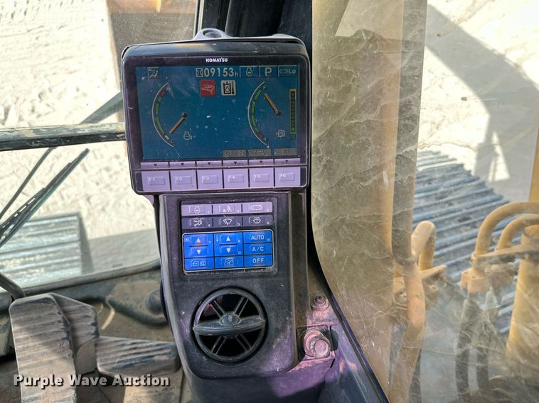 image for item DQ1379 2007 Komatsu PC200LC-8  excavator