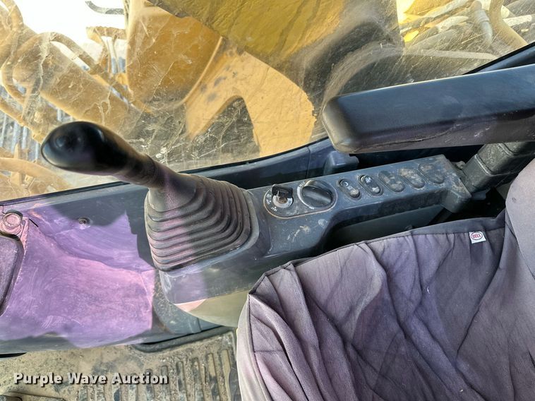 image for item DQ1379 2007 Komatsu PC200LC-8  excavator