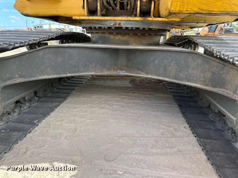 image for item DQ1379 2007 Komatsu PC200LC-8  excavator