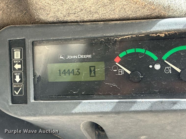 image for item DQ1380 2014 John Deere 318D  skid steer loader