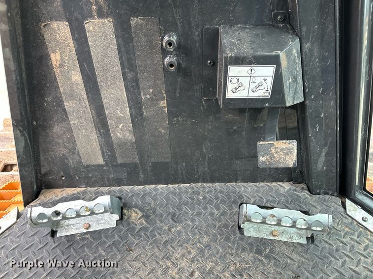 image for item DQ1381 2018 Case 2050M XLT  dozer