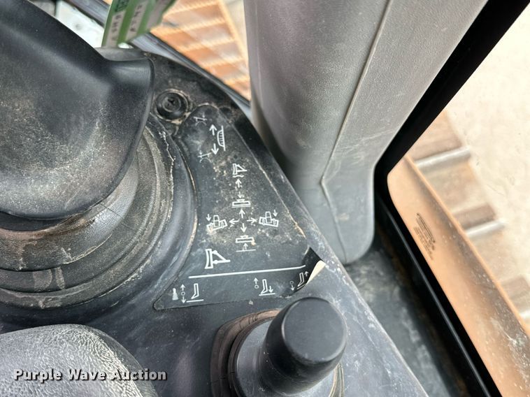 image for item DQ1381 2018 Case 2050M XLT  dozer