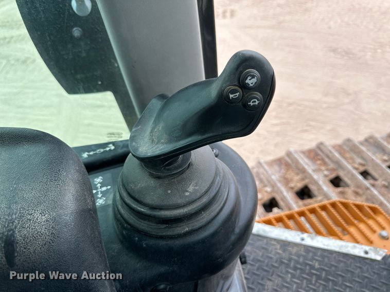 image for item DQ1381 2018 Case 2050M XLT  dozer