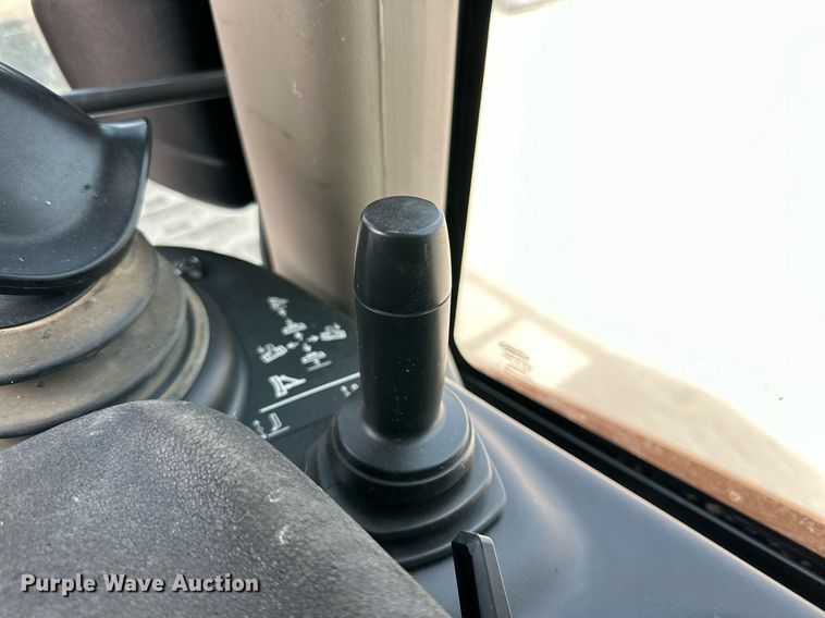 image for item DQ1382 2015 Case 2050M XLT  dozer