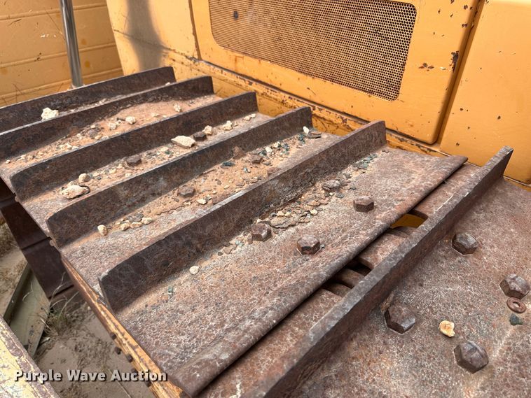 image for item DQ1384 2003 Case 1850K  dozer