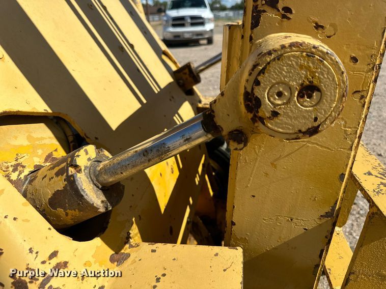 image for item DQ1385 Hyster 40  forklift